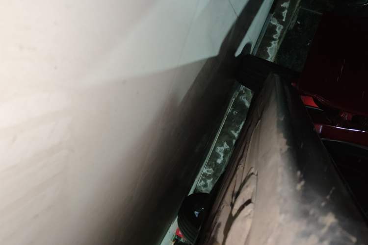 Used Infiniti QX30 2017 1.6T Two-Wheel-Drive Sport Edition Right Side Sill