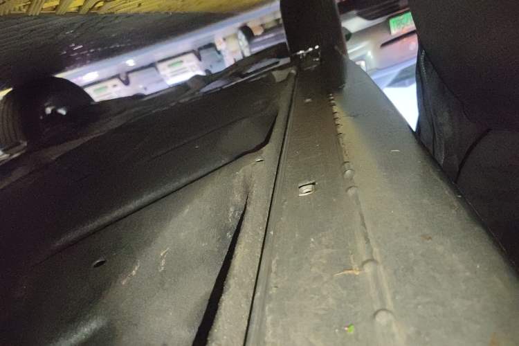 Used Infiniti QX30 2017 1.6T Two-Wheel-Drive Sport Edition Right Side Sill