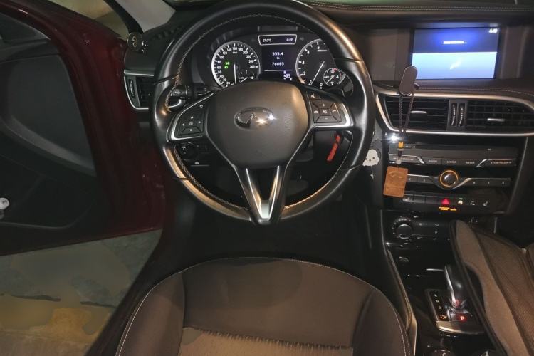 Used Infiniti QX30 2017 1.6T Two-Wheel Drive Fashion Edition Steering Wheel