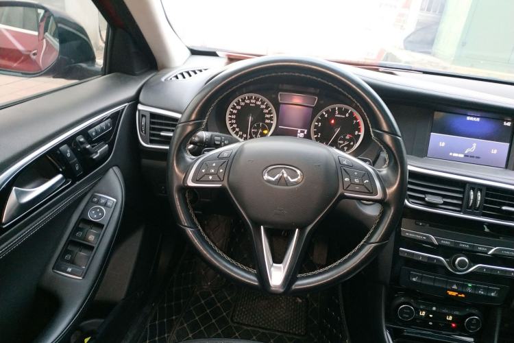 Used Infiniti QX30 2017 2.0T Four-Wheel Drive Sport Edition Steering Wheel