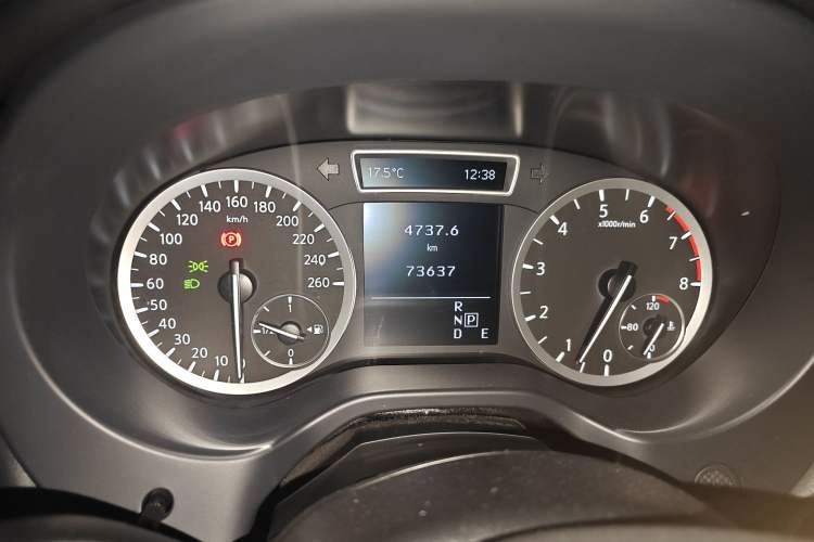Used Infiniti QX30 2017 1.6T Two-Wheel-Drive Sport Edition Odometer Close Up