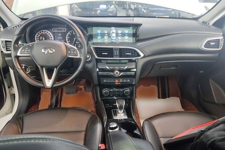 Used Infiniti QX30 2017 2.0T Four-Wheel Drive Fashion Edition Center Console