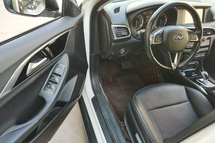 Used Infiniti QX30 2017 1.6T Two-Wheel Drive Fashion Edition Driver Seat