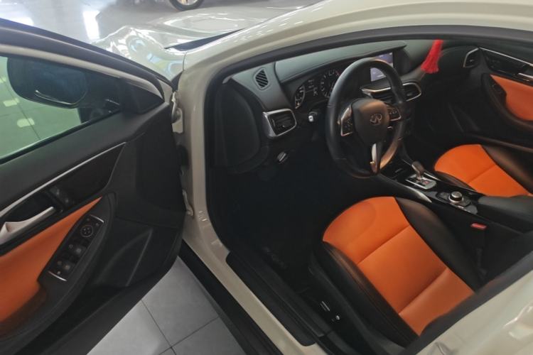 Used Infiniti QX30 2017 1.6T Two-Wheel Drive Fashion Edition Driver Seat