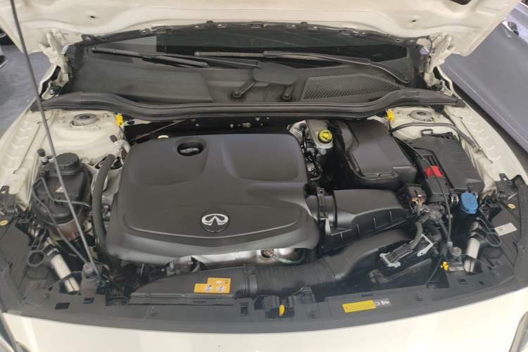 Used Infiniti QX30 2017 1.6T Two-Wheel-Drive Sport Edition Engine Bay