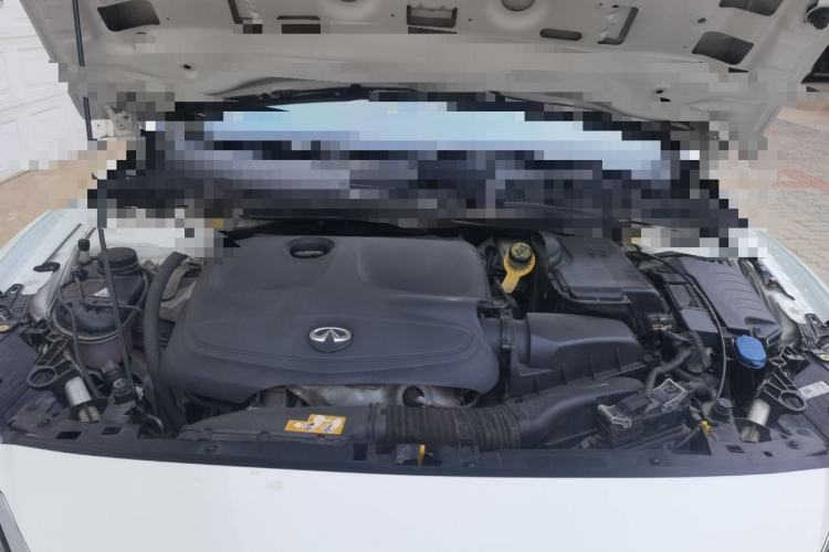 Used Infiniti QX30 2017 2.0T Four-Wheel Drive Fashion Edition Engine Bay