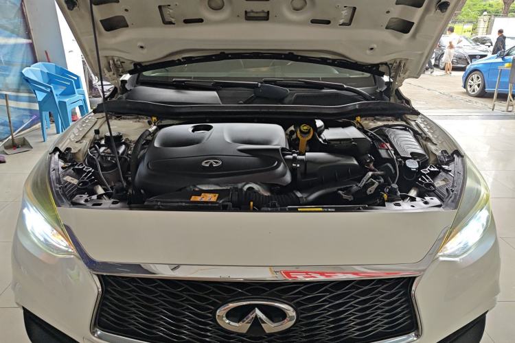 Used Infiniti QX30 2017 1.6T Two-Wheel Drive Fashion Edition Engine Bay