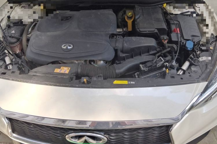 Used Infiniti QX30 2017 1.6T Two-Wheel-Drive Sport Edition Engine Bay
