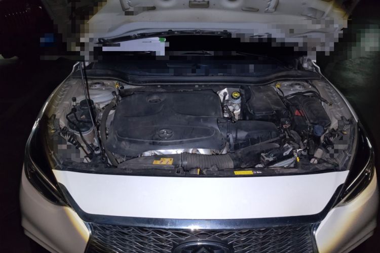 Used Infiniti QX30 2017 2.0T Four-Wheel Drive Sport Edition Engine Bay