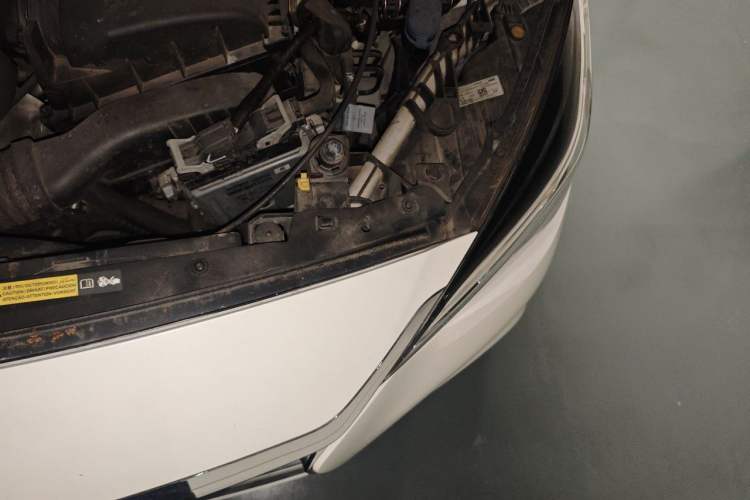 Used Infiniti QX30 2017 1.6T Two-Wheel-Drive Sport Edition Engine Bay Left