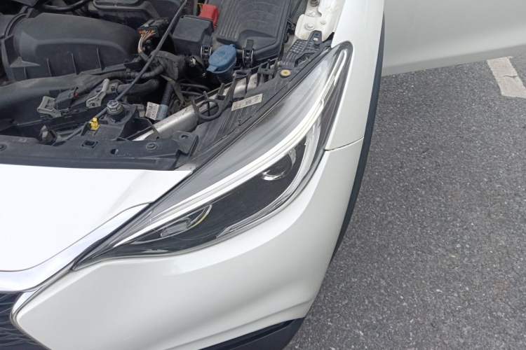 Used Infiniti QX30 2017 2.0T Four-Wheel Drive Fashion Edition Engine Bay Left