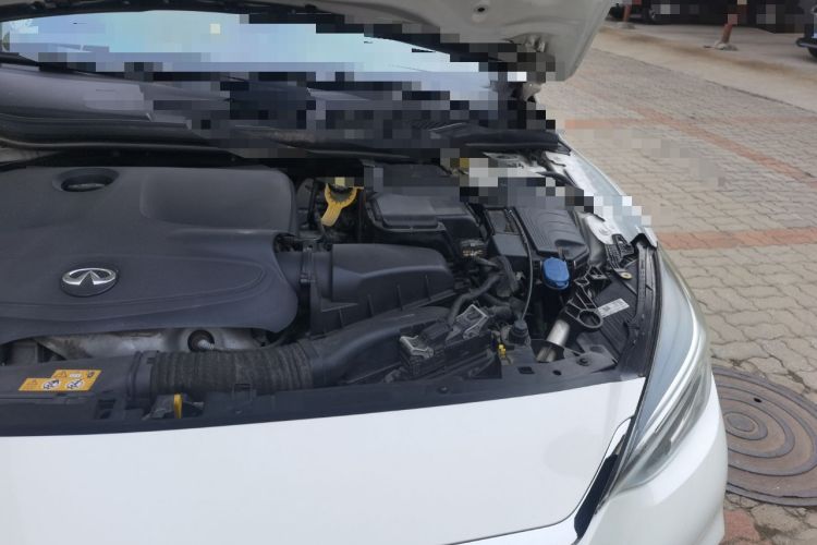 Used Infiniti QX30 2017 2.0T Four-Wheel Drive Fashion Edition Engine Bay Left