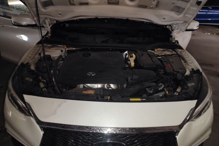 Used Infiniti QX30 2017 1.6T Two-Wheel-Drive Sport Edition Engine Bay