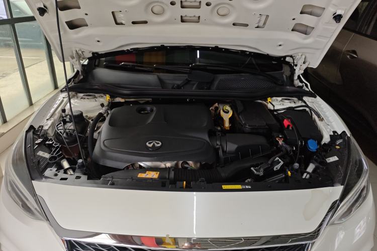Used Infiniti QX30 2017 1.6T Two-Wheel Drive Fashion Edition Engine Bay