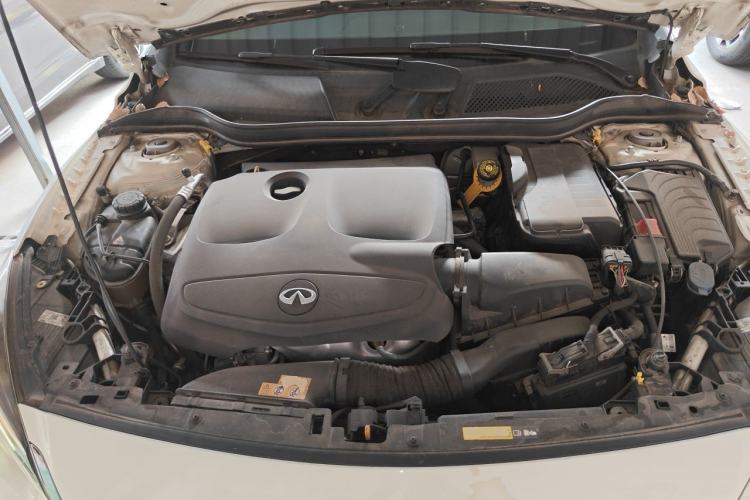 Used Infiniti QX30 2017 1.6T Two-Wheel-Drive Sport Edition Engine Bay
