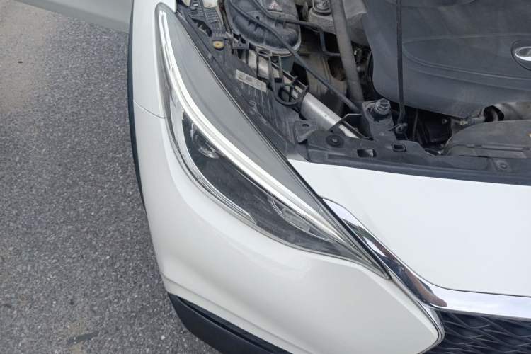 Used Infiniti QX30 2017 2.0T Four-Wheel Drive Fashion Edition Engine Bay Right