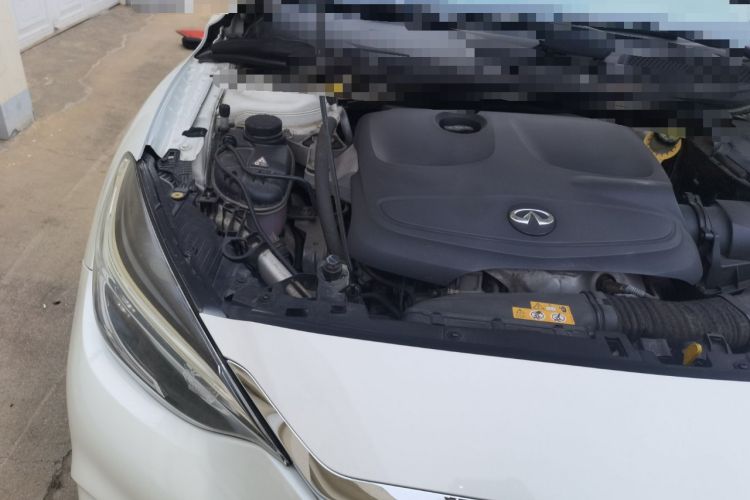 Used Infiniti QX30 2017 2.0T Four-Wheel Drive Fashion Edition Engine Bay Right