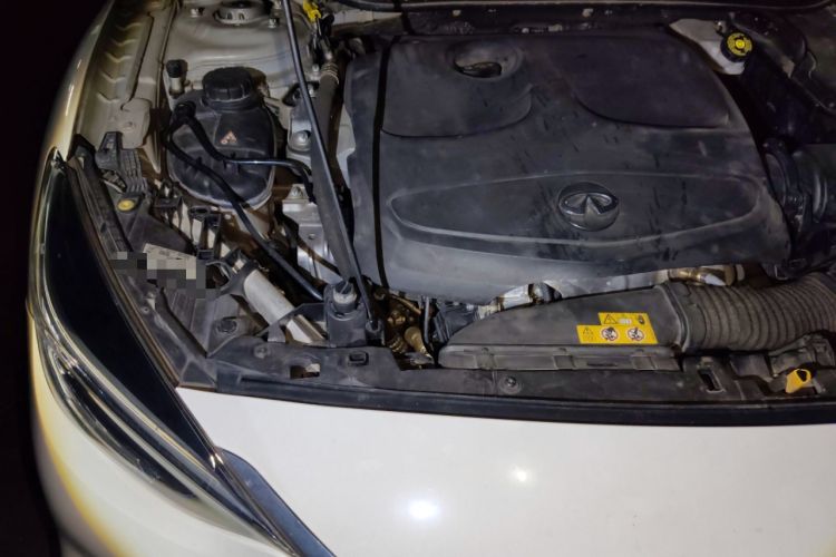 Used Infiniti QX30 2017 2.0T Four-Wheel Drive Sport Edition Engine Bay Right