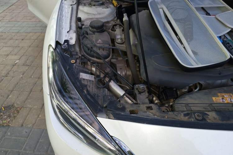 Used Infiniti QX30 2017 1.6T Two-Wheel Drive Fashion Edition Engine Bay Right