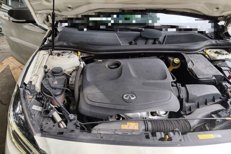 Used Infiniti QX30 2017 1.6T Two-Wheel Drive Fashion Edition Engine Bay Right