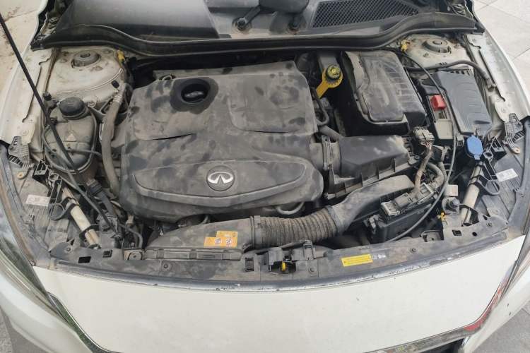 Used Infiniti QX30 2017 1.6T Two-Wheel-Drive Sport Edition Engine Bay