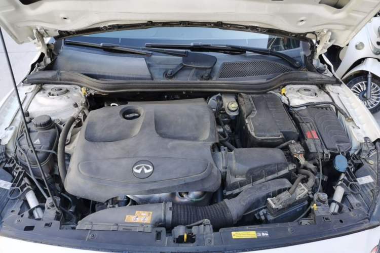 Used Infiniti QX30 2017 1.6T Two-Wheel Drive Fashion Edition Engine Bay