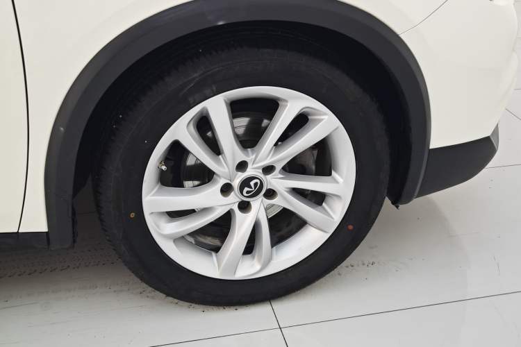 Used Infiniti QX30 2017 1.6T Two-Wheel-Drive Sport Edition Exterior 10