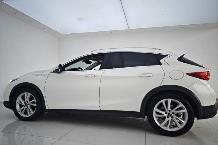 Used Infiniti QX30 2017 1.6T Two-Wheel-Drive Sport Edition Exterior 11