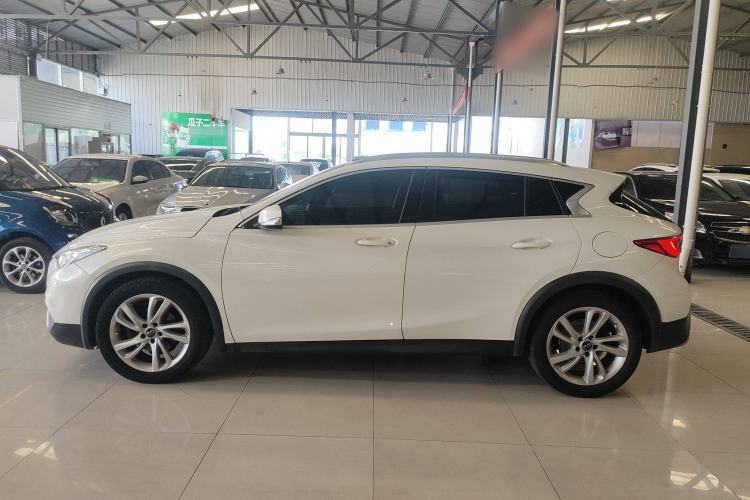 Used Infiniti QX30 2017 1.6T Two-Wheel-Drive Sport Edition Exterior 3