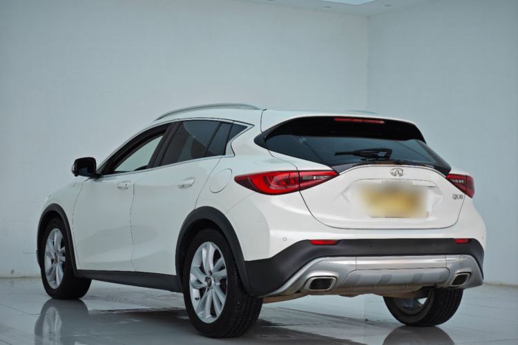 Used Infiniti QX30 2017 1.6T Two-Wheel-Drive Sport Edition Exterior 3