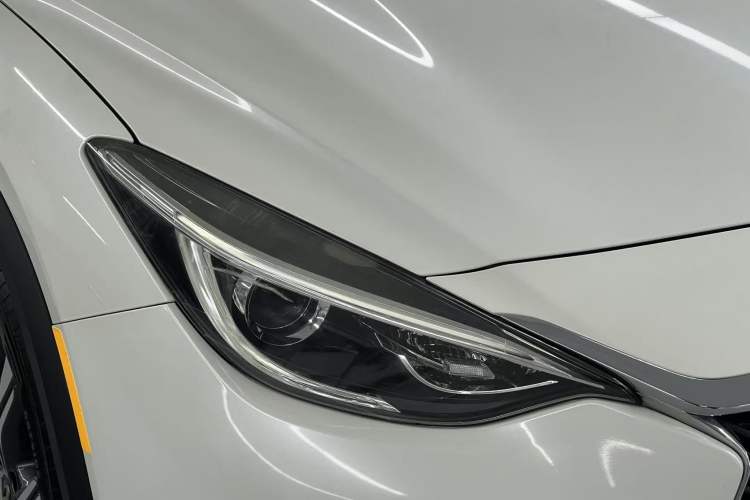 Used Infiniti QX30 2017 2.0T Four-Wheel Drive Fashion Edition Exterior 3