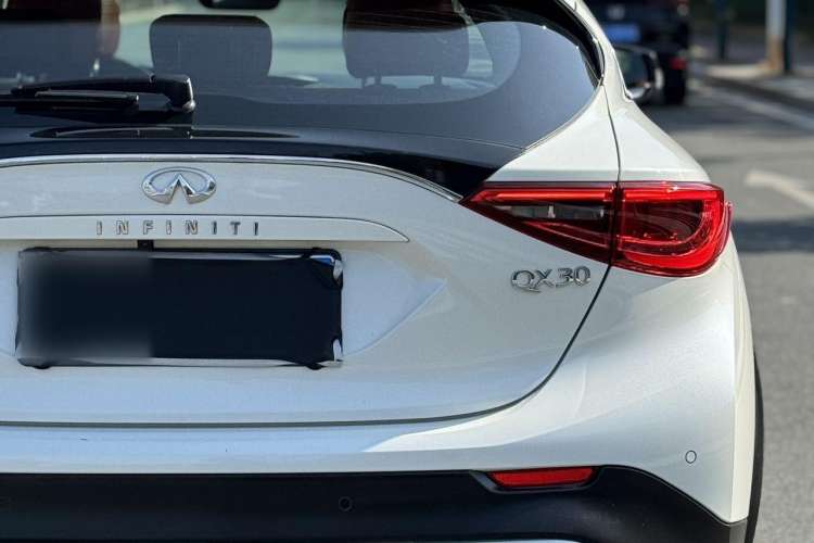 Used Infiniti QX30 2017 2.0T Four-Wheel Drive Sport Edition Exterior 3