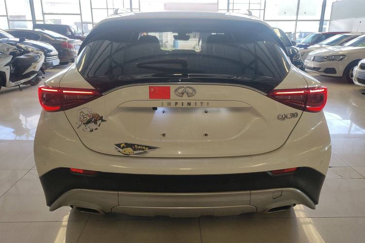 Used Infiniti QX30 2017 1.6T Two-Wheel-Drive Sport Edition Exterior 4