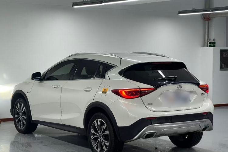 Used Infiniti QX30 2017 2.0T Four-Wheel Drive Fashion Edition Exterior 4