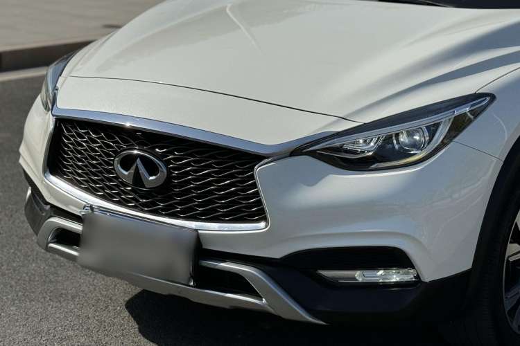 Used Infiniti QX30 2017 2.0T Four-Wheel Drive Sport Edition Exterior 5