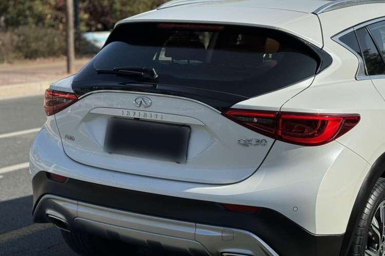 Used Infiniti QX30 2017 2.0T Four-Wheel Drive Sport Edition Exterior 6