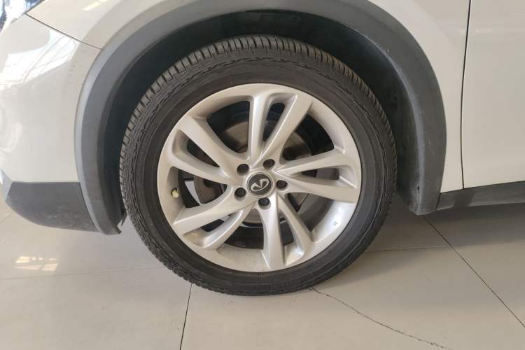 Used Infiniti QX30 2017 1.6T Two-Wheel-Drive Sport Edition Exterior 7