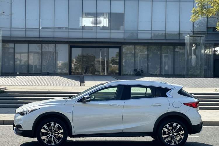 Used Infiniti QX30 2017 2.0T Four-Wheel Drive Sport Edition Exterior 8