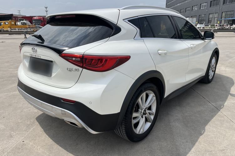 Used Infiniti QX30 2017 1.6T Two-Wheel Drive Fashion Edition Exterior 8