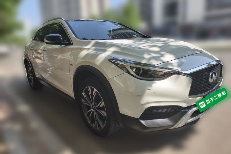 Used Infiniti QX30 2017 2.0T Four-Wheel Drive Fashion Edition Front Right 45 Deg