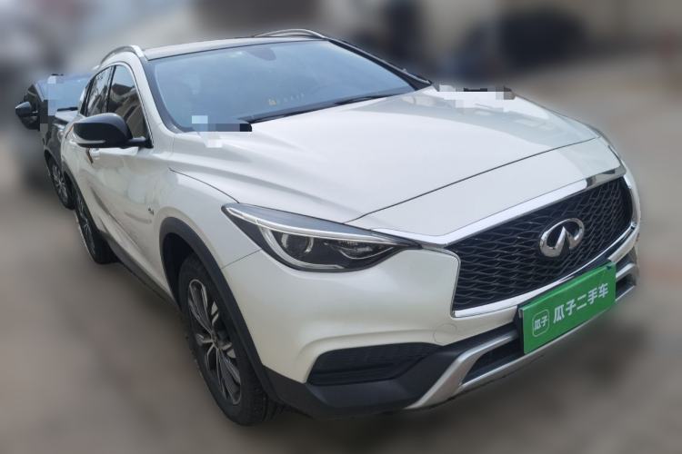 Used Infiniti QX30 2017 2.0T Four-Wheel Drive Fashion Edition Front Right 45 Deg