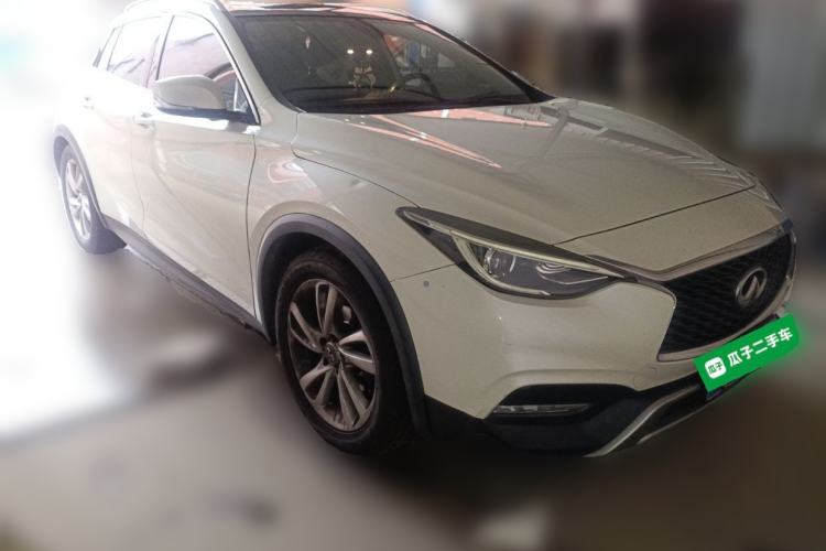 Used Infiniti QX30 2017 1.6T Two-Wheel-Drive Sport Edition Front Right 45 Deg