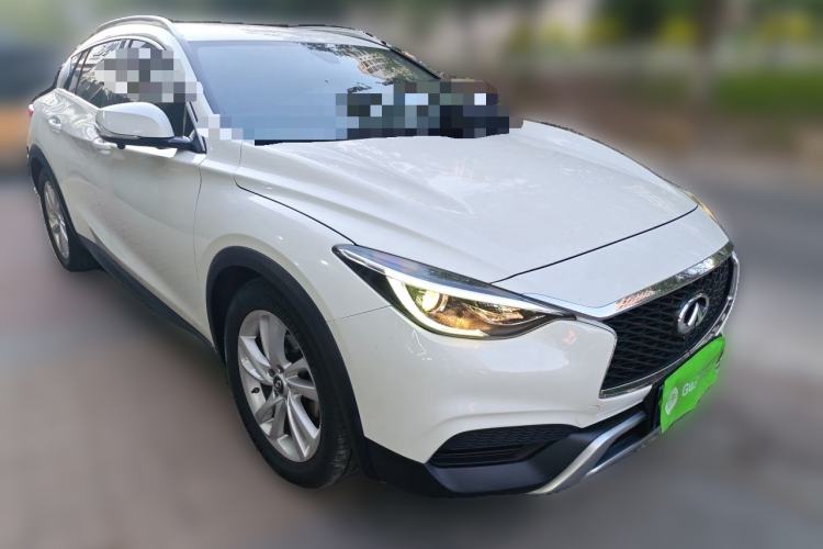 Used Infiniti QX30 2017 1.6T Two-Wheel Drive Fashion Edition Front Right 45 Deg