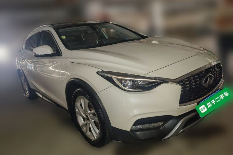 Used Infiniti QX30 2017 1.6T Two-Wheel-Drive Sport Edition Front Right 45 Deg