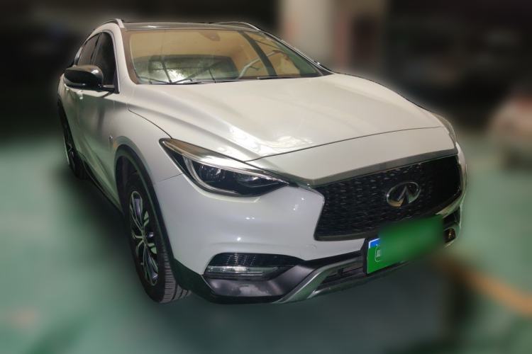 Used Infiniti QX30 2017 2.0T Four-Wheel Drive Sport Edition Front Right 45 Deg