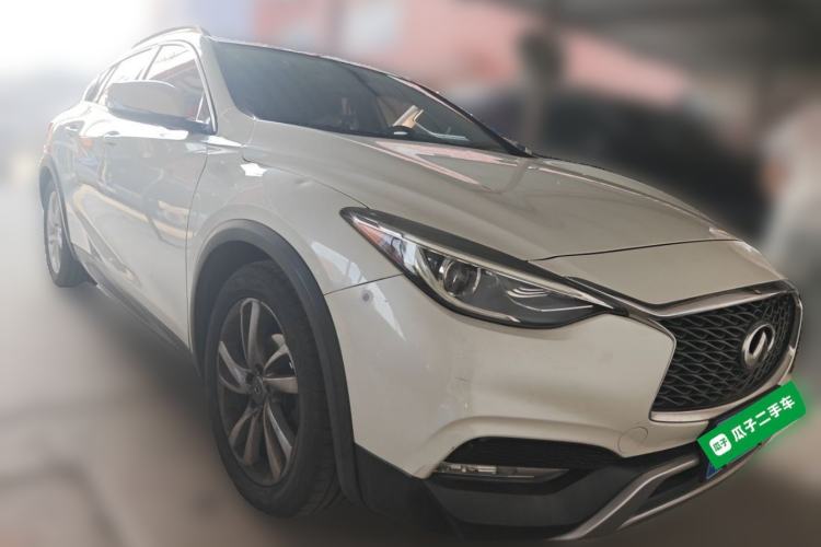 Used Infiniti QX30 2017 1.6T Two-Wheel-Drive Sport Edition Front Right 45 Deg