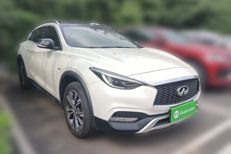 Used Infiniti QX30 2017 2.0T Four-Wheel Drive Sport Edition Front Right 45 Deg