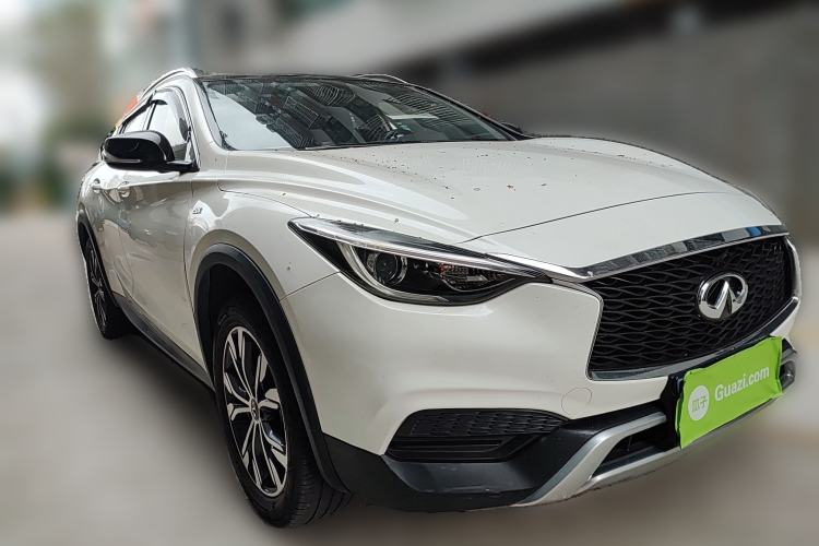 Used Infiniti QX30 2017 2.0T Four-Wheel Drive Fashion Edition Front Right 45 Deg