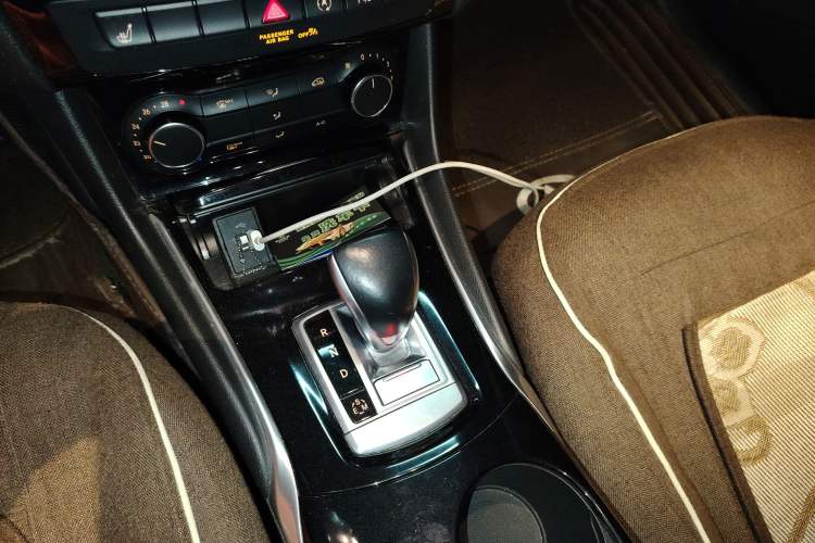 Used Infiniti QX30 2017 2.0T Four-Wheel Drive Fashion Edition Gear Lever