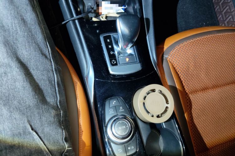 Used Infiniti QX30 2017 2.0T Four-Wheel Drive Sport Edition Gear Lever